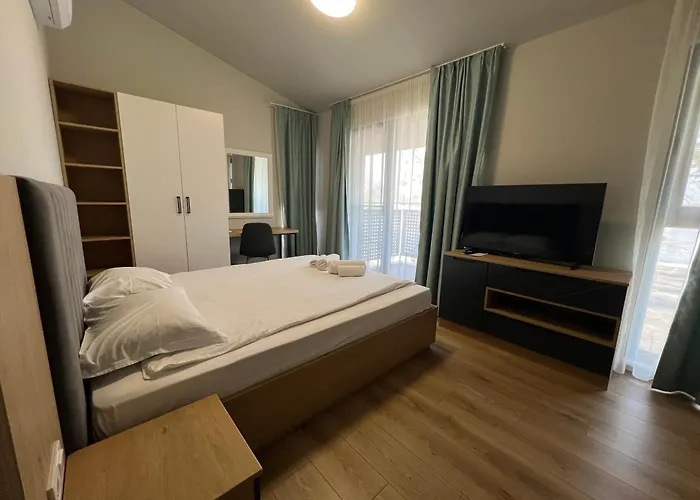 за гости крайморие парк Pensión Burgas