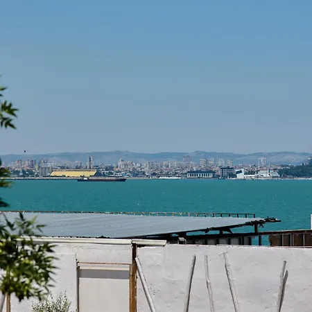 за гости крайморие парк Gasthof Burgas City