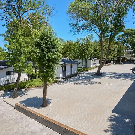 за гости крайморие парк Gasthof Burgas City
