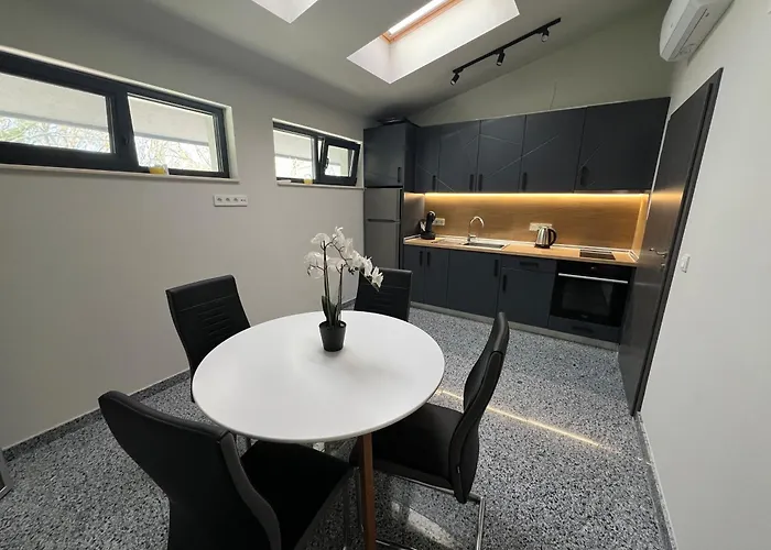 за гости крайморие парк 게스트하우스 *